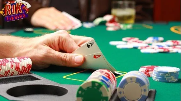 Luật chơi Poker Rikvip cơ bản